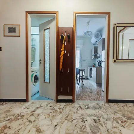 Appartamento Sul Mare Via Caprera 25 *